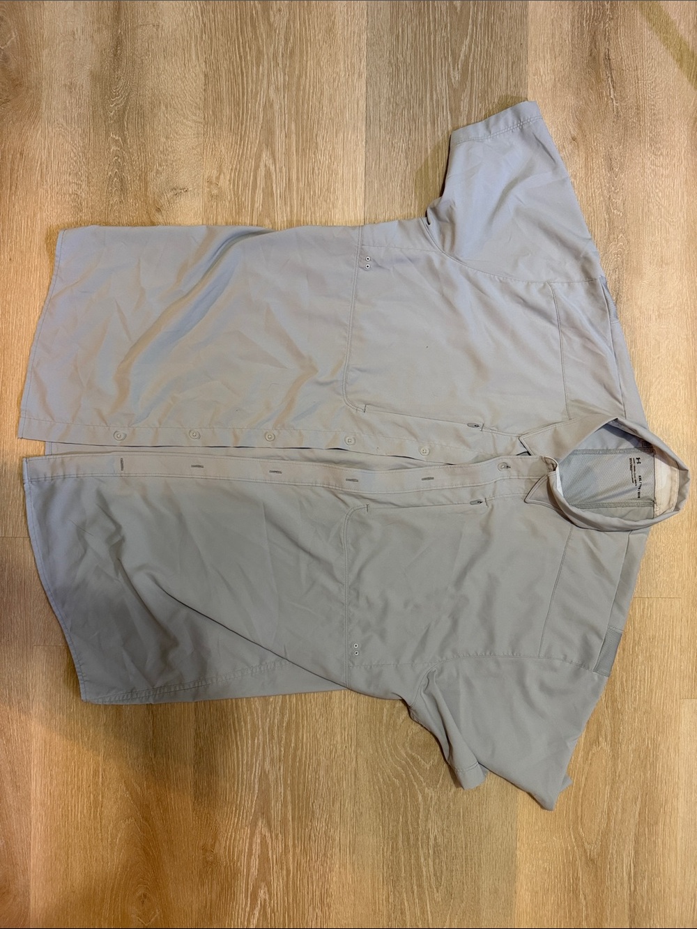 Under Armour Men's Short-Sleeve Shirt Jacket in Light Gray